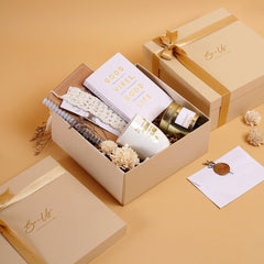 A Warm Winter Hug Gift Box