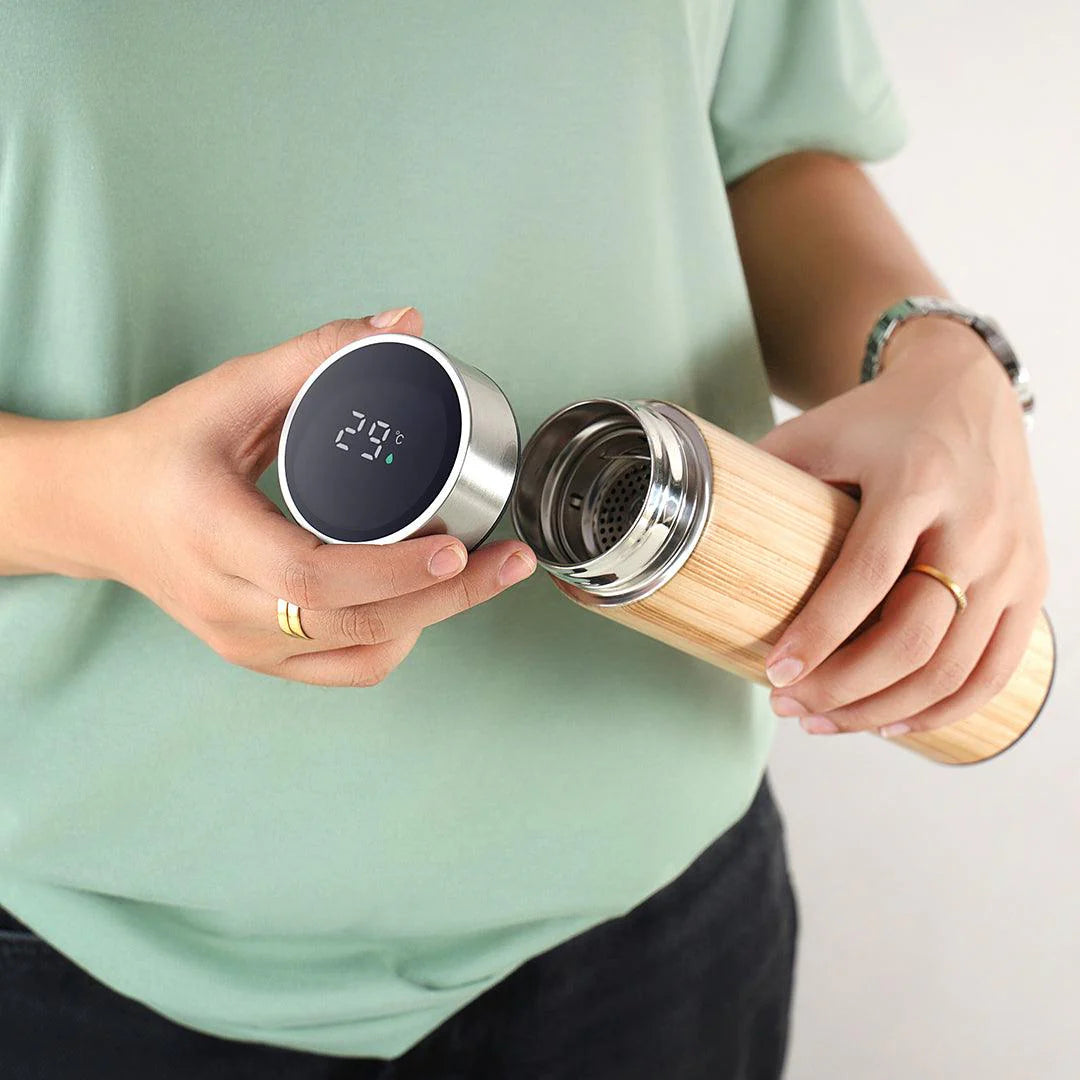 Smart Water Bottle with Temperature Display