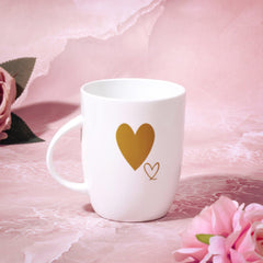 Coffee mug with heart detail
